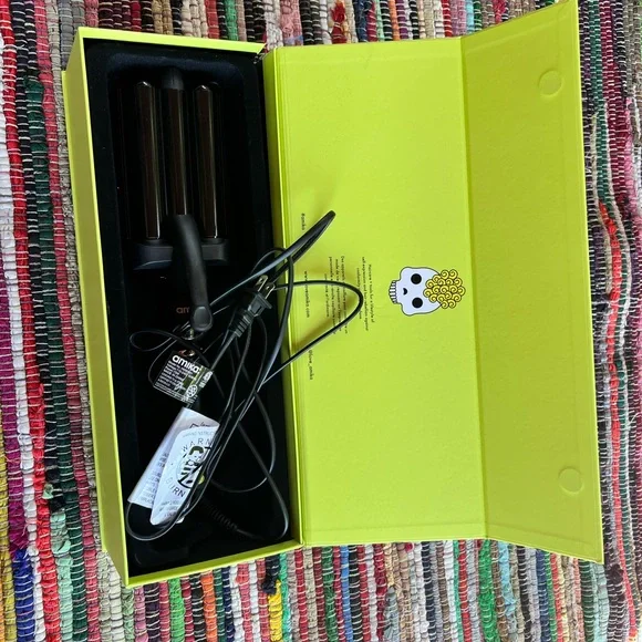 Amika High Tide Waver - Picture 4 of 7